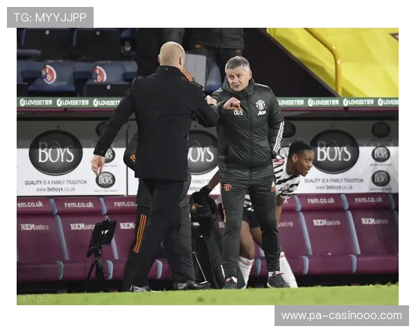 拳击赛场的九年等待 卡灵顿与维瓦斯终于迎来宿命之战